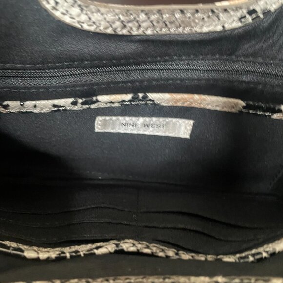 Python Print Clutch - Picture 5 of 6